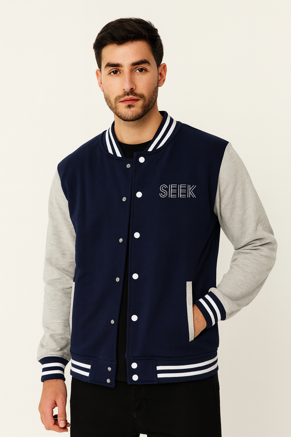 سترة بيسبول بغطاء رأس